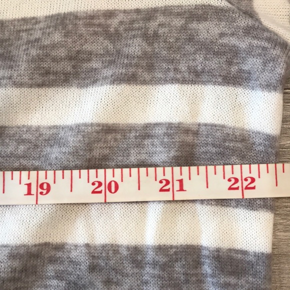 NWT Maternity sweater/kimono with hood, very soft - Picture 6 of 7